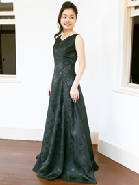 オーケストラ・演奏会衣装、結婚式衣装にもおすすめ　バラ柄シャンタンのブラックドレス