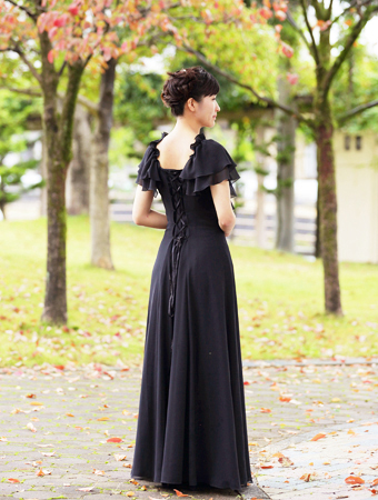 スタイル良く見える可愛らしいドレス『シフォンジョーゼット フリル 